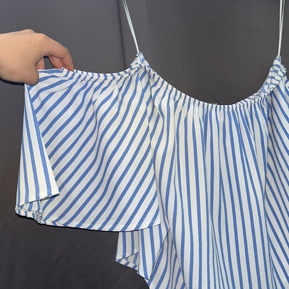 50% OFF Off the shoulder top - Picture 3 of 3